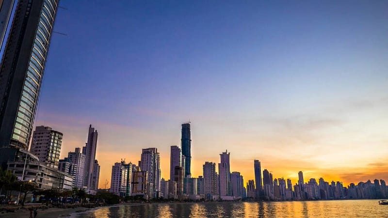 por-que-tantas-pessoas-escolhem-morar-em-balneario-camboriu
